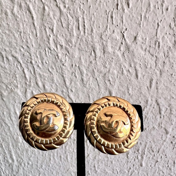 Chanel CC Logo 24K Gold Plated Clip On Earrings - Picture 1 of 5